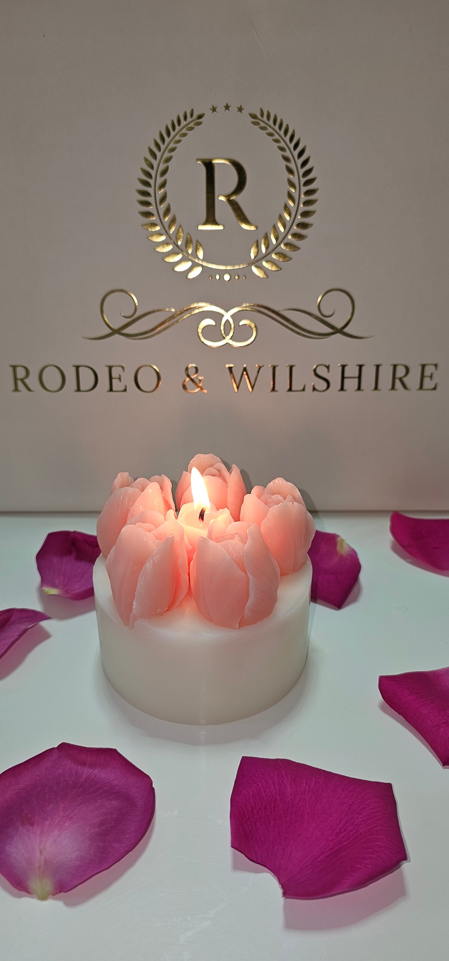 Roses Bouquet Candle in luxury packaging – floral candle gift box