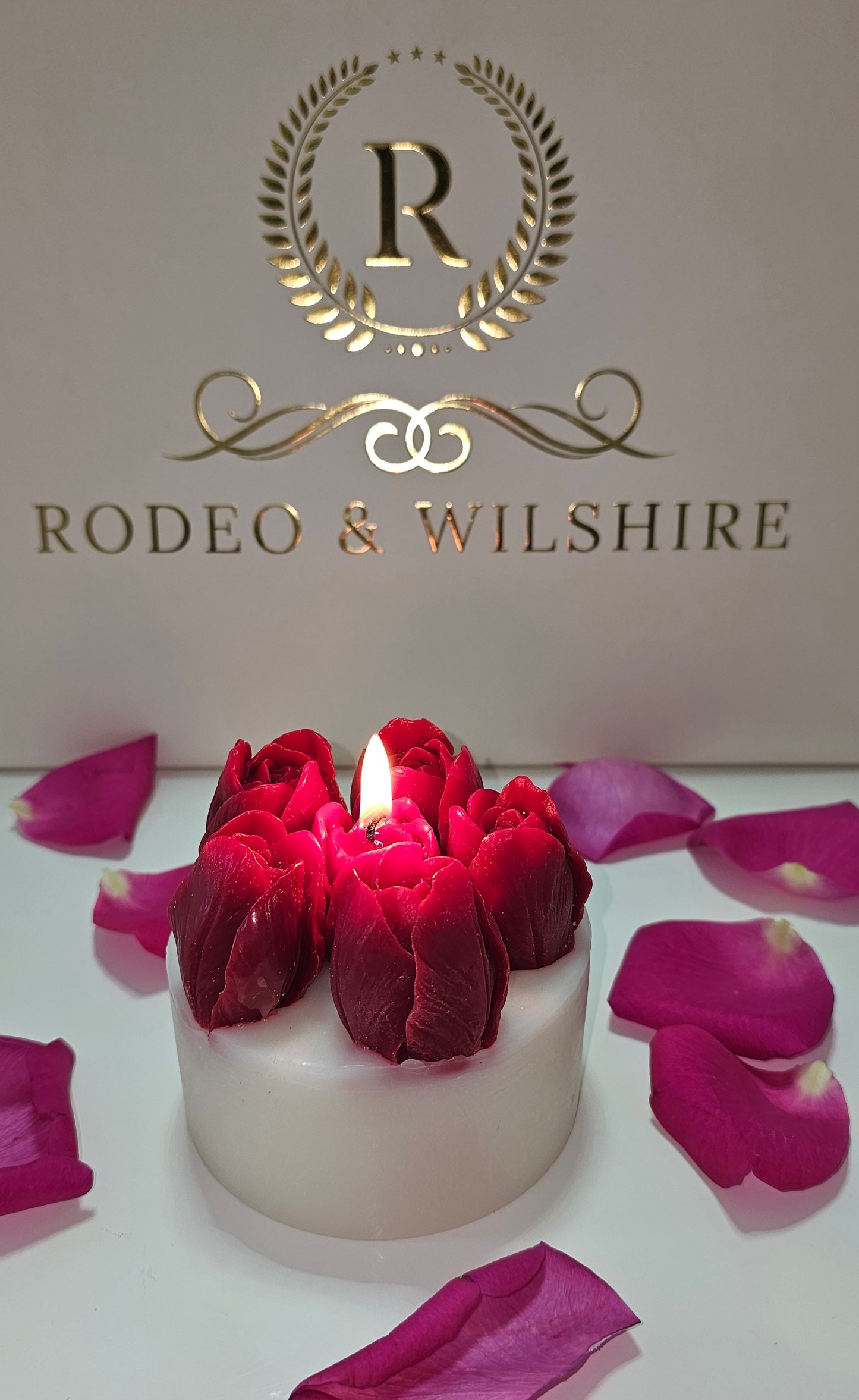 Roses Bouquet Candle gift idea – luxury floral candle for romantic gifting