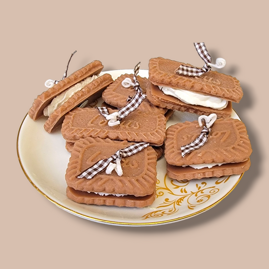 Gingerbread Cookie Candle Set front view – realistic dessert candles for dopamine decor.