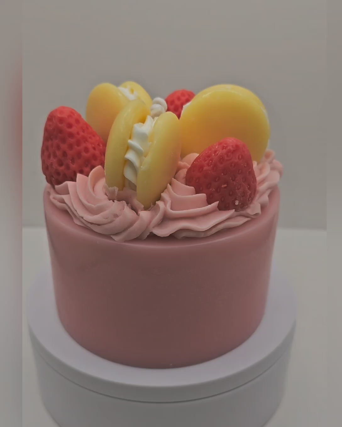 Macaron Cake Candle video – realistic Parisian dessert candle with chantilly cream detail. 