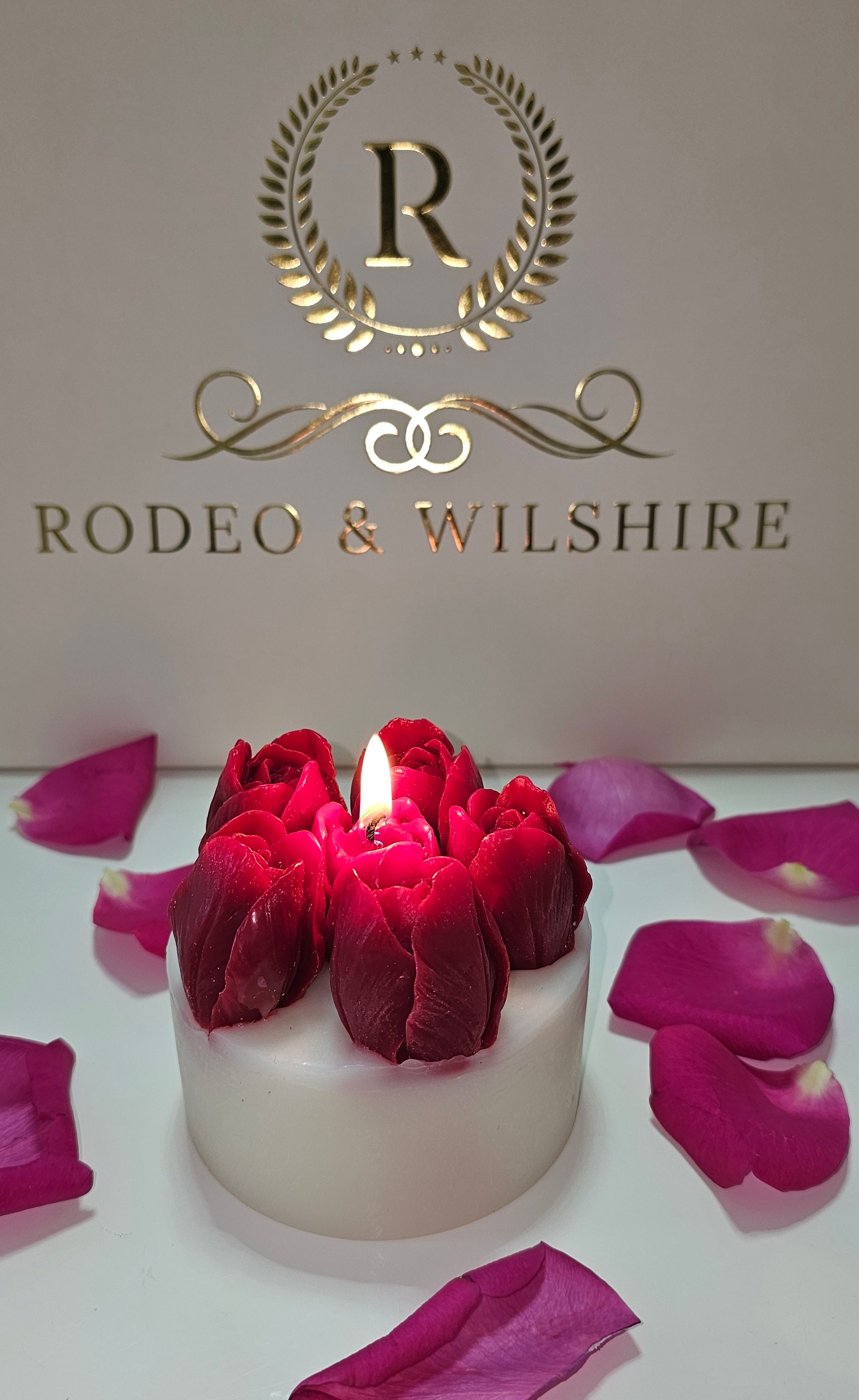 Roses Bouquet Candle gift idea – luxury floral candle for romantic gifting